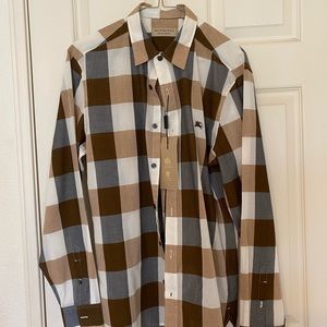 New never worn Burberry shirt.